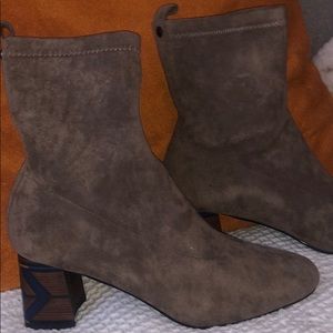 Tan Suede Boots... check our heel! New w/out tags!